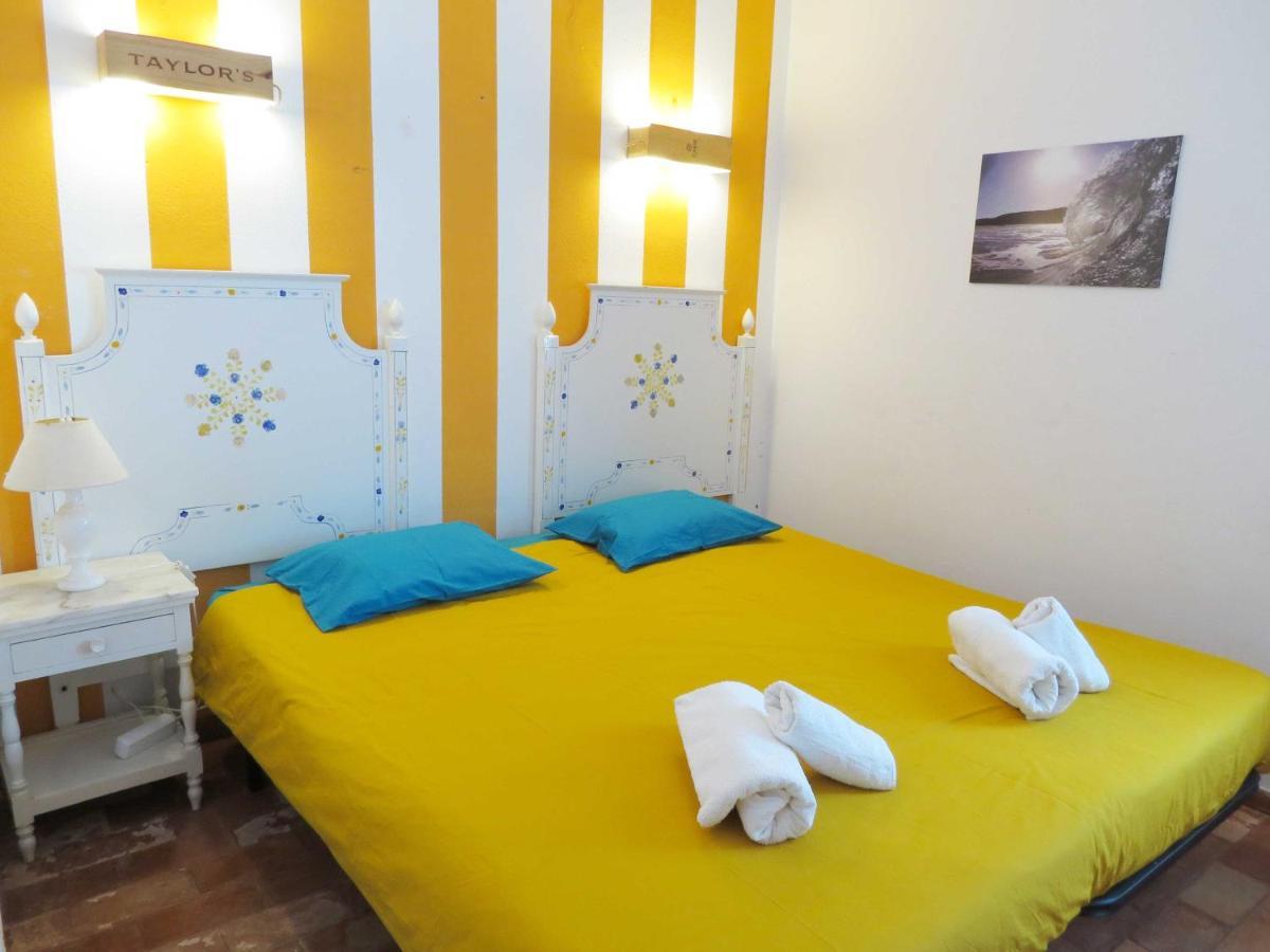 Jho'La Surf Camp Hostel Praia Da Luz Exterior photo