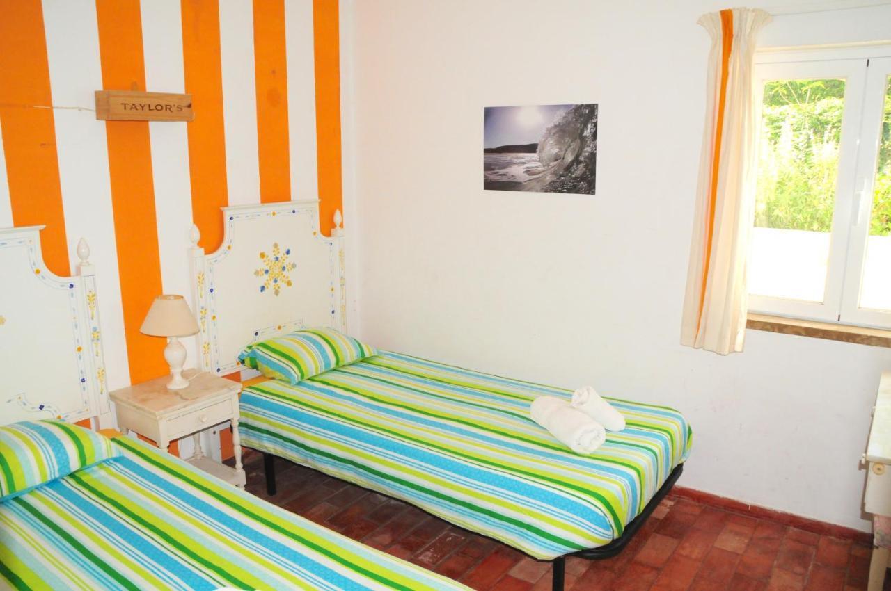 Jho'La Surf Camp Hostel Praia Da Luz Exterior photo