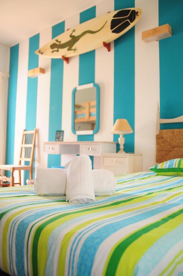 Jho'La Surf Camp Hostel Praia Da Luz Exterior photo